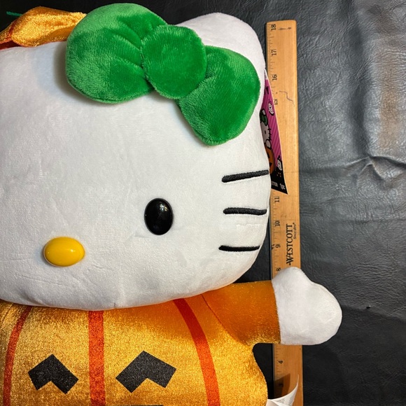 Hello Kitty Halloween Pumpkin Greeter 2025 Full Size 18 Inch NWT Gemmy - Picture 8 of 8